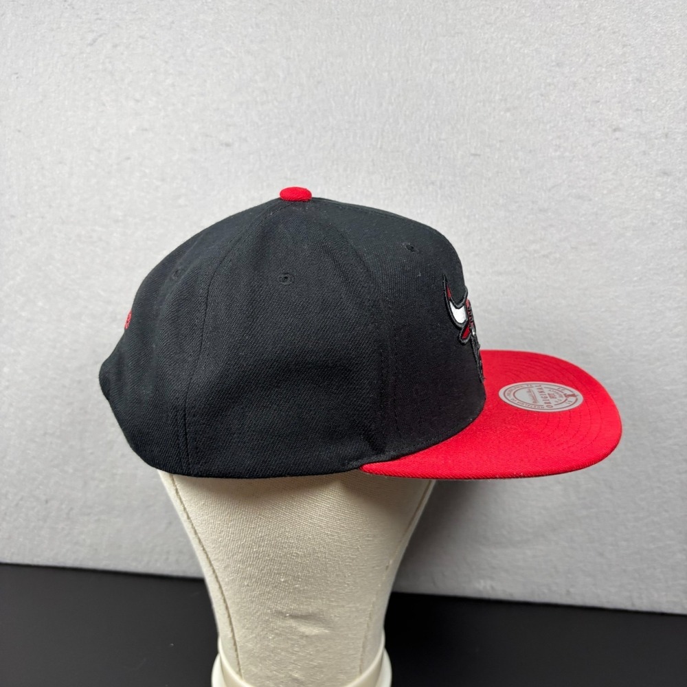Chicago Bulls Mitchell & Ness Snapback Hat Black Red NBA Basketball Original Fit - Picture 4 of 7